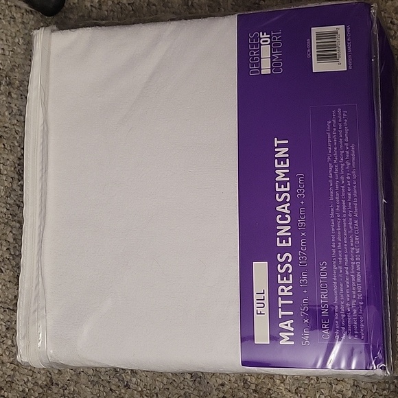 Degrees of Comfort Full Size Zippered Waterproof Mattress Encasement - Picture 2 of 8
